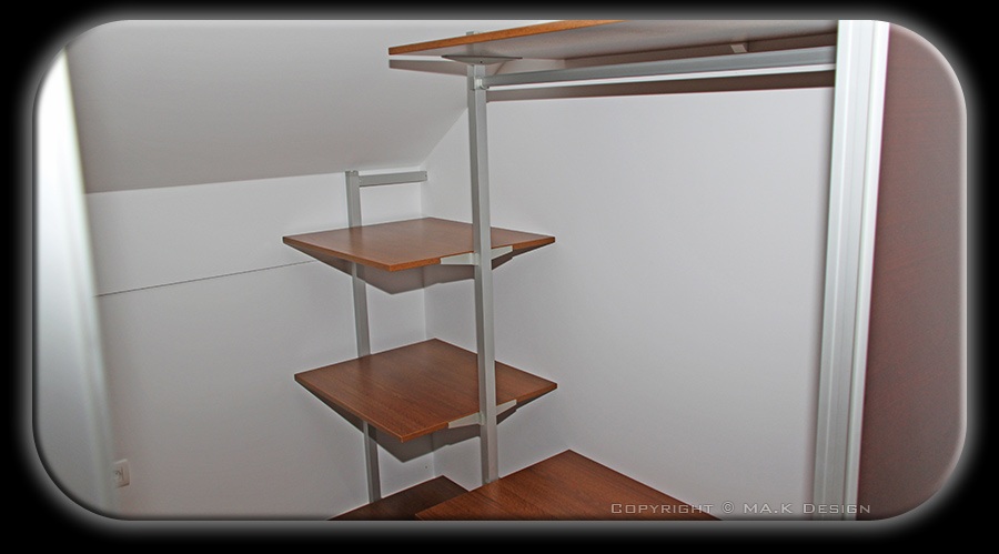 Aluminijasta struktura v garderobni sobi